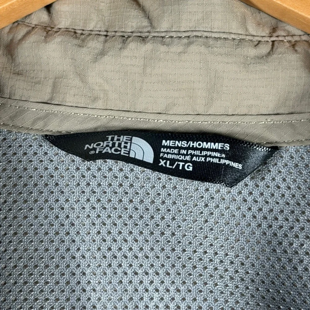 The North Face Mens XL Khaki Tan Ripstop Short Sleeve Hiking Button Up Shirt